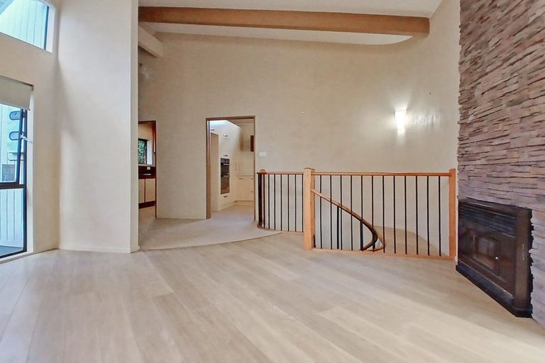 Photo of property in 9 Saddleback Rise, Murrays Bay, Auckland, 0630