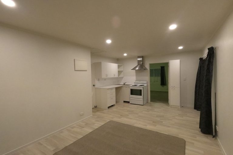 Photo of property in 48a Beaubank Road, Kelston, Auckland, 0602