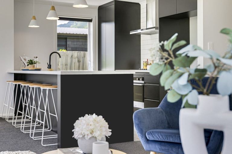 Photo of property in 17 Mahia Lane, Waikanae, 5036