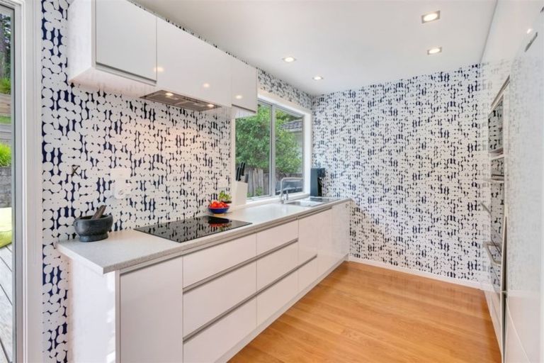 Photo of property in 35 Finn Place, Totara Vale, Auckland, 0629