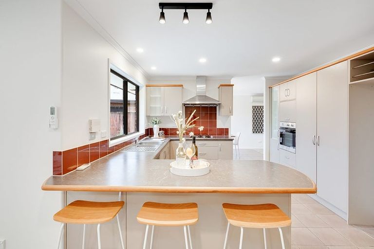Photo of property in 10 Wiltshire Drive, Huntington, Hamilton, 3210