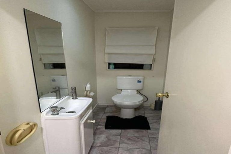 Photo of property in 2c Glen Road, Ranui, Auckland, 0612