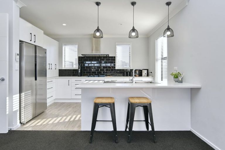 Photo of property in 33 Highgate Drive, Rangiora, 7400