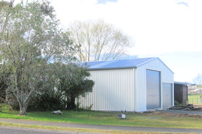 Photo of property in 102 Park Avenue, Whangamata, 3620