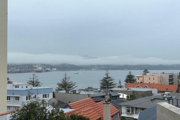 Photo of property in 8 Wilkinson Street, Oriental Bay, Wellington, 6011