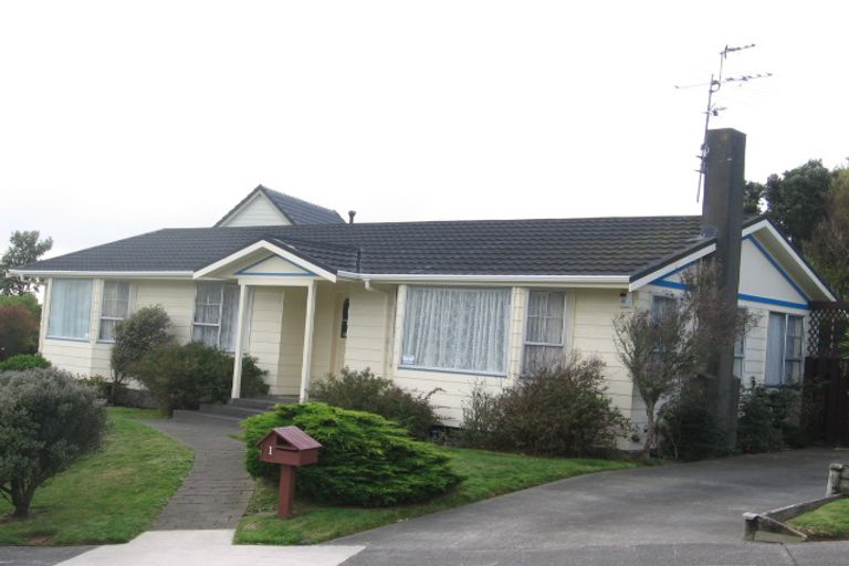 Photo of property in 1 Cambrian Street, Churton Park, Wellington, 6037