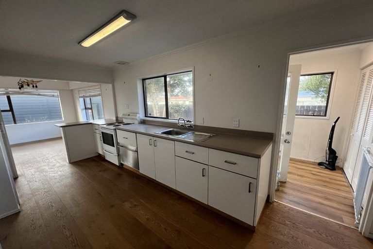 Photo of property in 11a Toi Street, Otaki Beach, Otaki, 5512