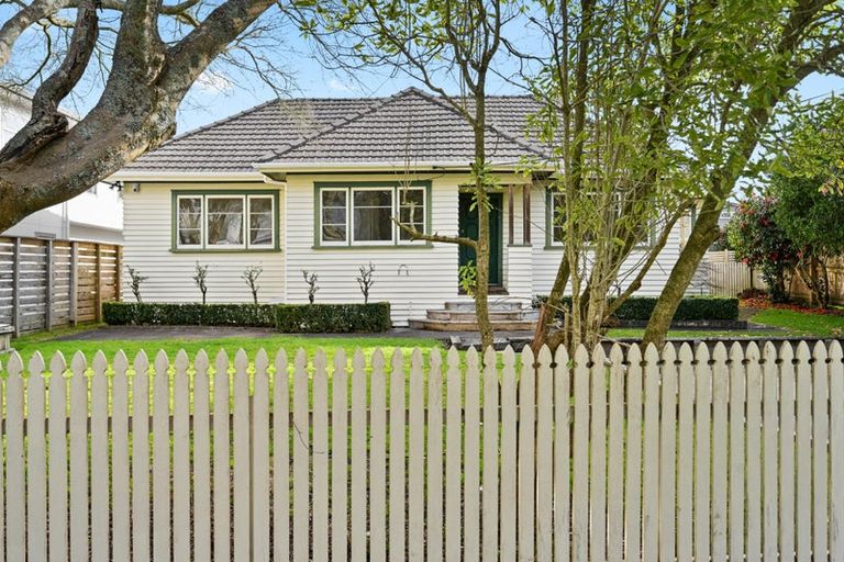 Photo of property in 25 Banbury Crescent, Fairfield, Hamilton, 3214