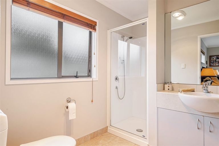 Photo of property in 3 Springtide Place, Red Beach, 0932