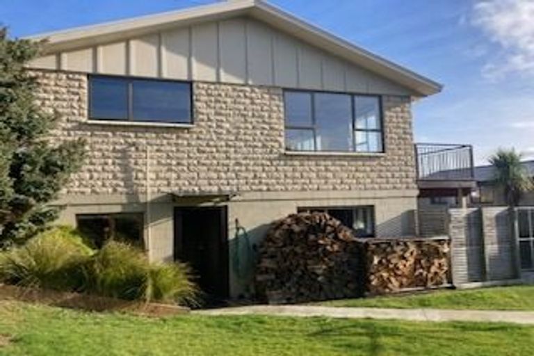 Photo of property in 2 Leith Street, Kinmont Park, Mosgiel, 9024