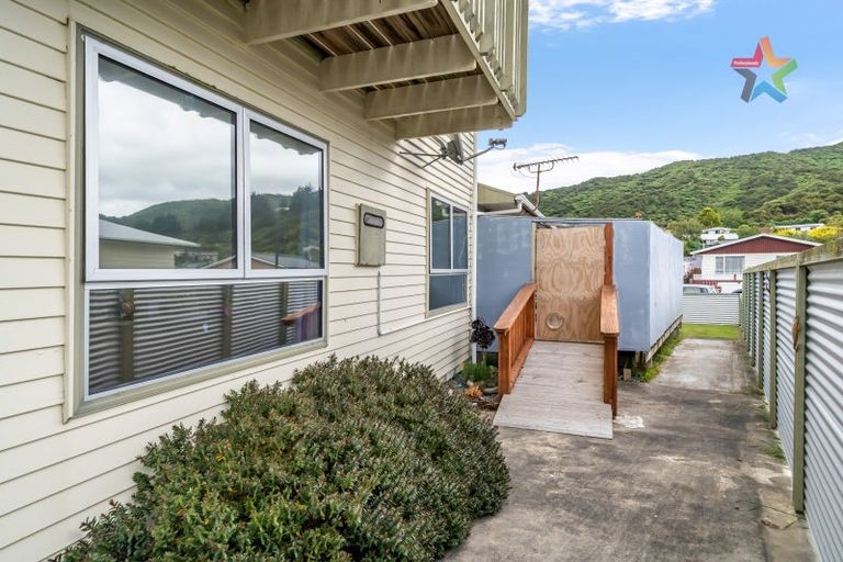Photo of property in 30 Matthews Road, Wainuiomata, Lower Hutt, 5014