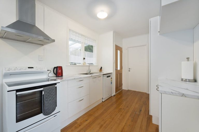 Photo of property in 21 Arlette Place, Massey, Auckland, 0614