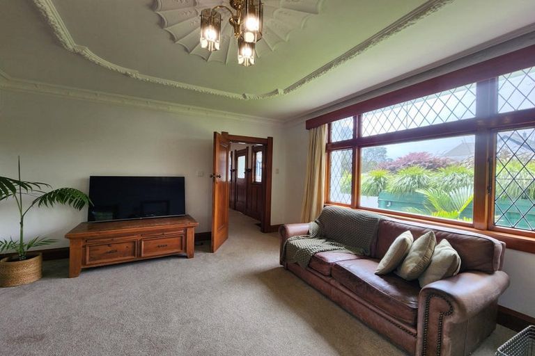 Photo of property in 6 Ridge Lane, New Plymouth, 4310