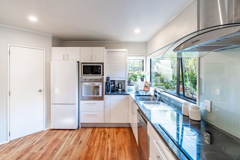 Photo of property in 1/8 Mandica Place, Sunnynook, Auckland, 0632