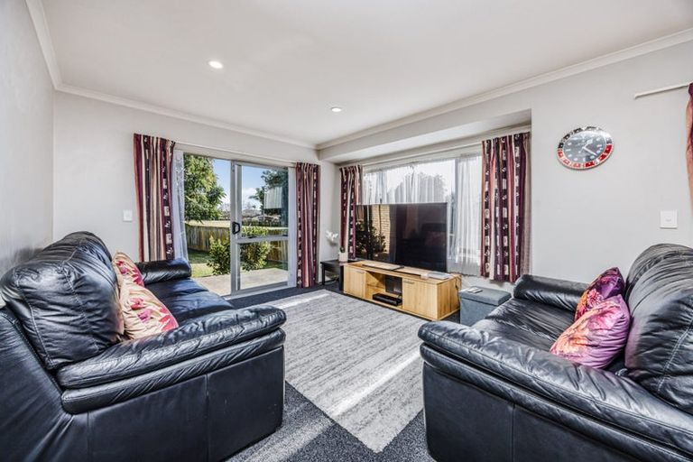 Photo of property in 13 Glenross Drive, Wattle Downs, Auckland, 2103
