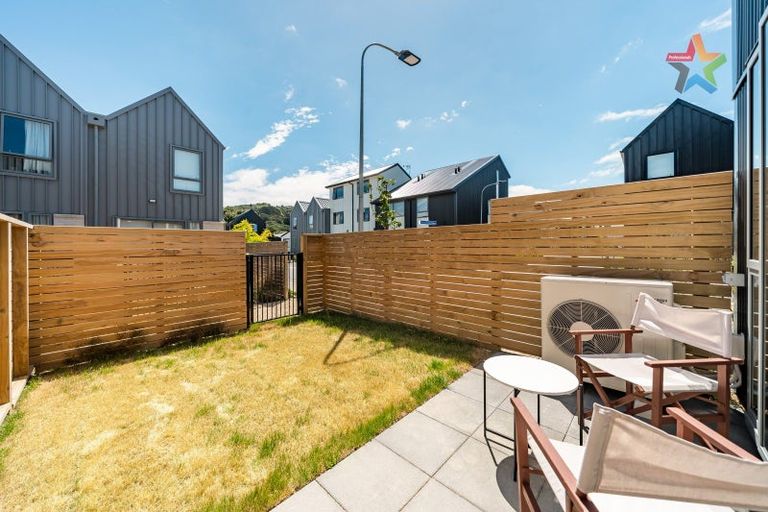 Photo of property in 32 John Street, Stokes Valley, Lower Hutt, 5019