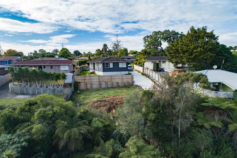 Photo of property in 39a Flaxdale Street, Birkdale, Auckland, 0626