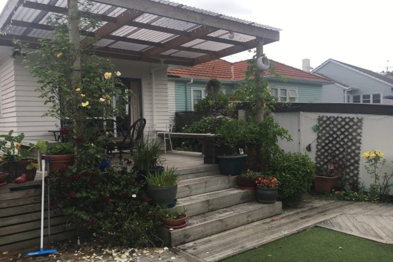 Photo of property in 38 Jellicoe Drive, Hamilton East, Hamilton, 3216