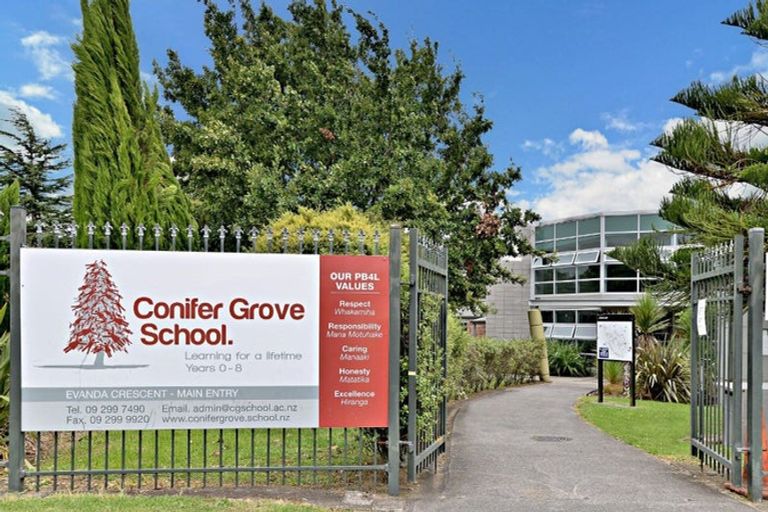 Photo of property in 86 Waituarua Drive, Takanini, Auckland, 2112