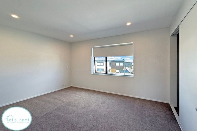 Photo of property in 12 Tara Lane, Manurewa, 2102