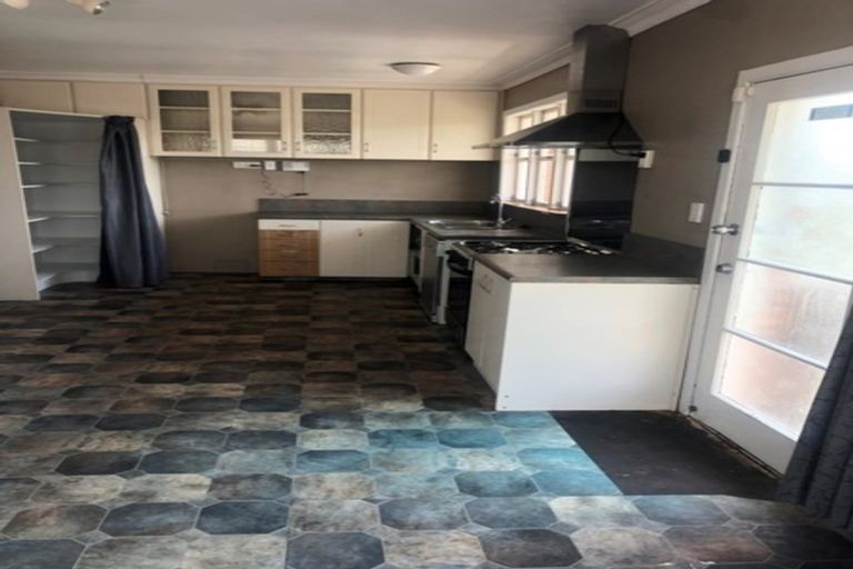 Photo of property in 70 Clevedon Road, Papakura, 2110