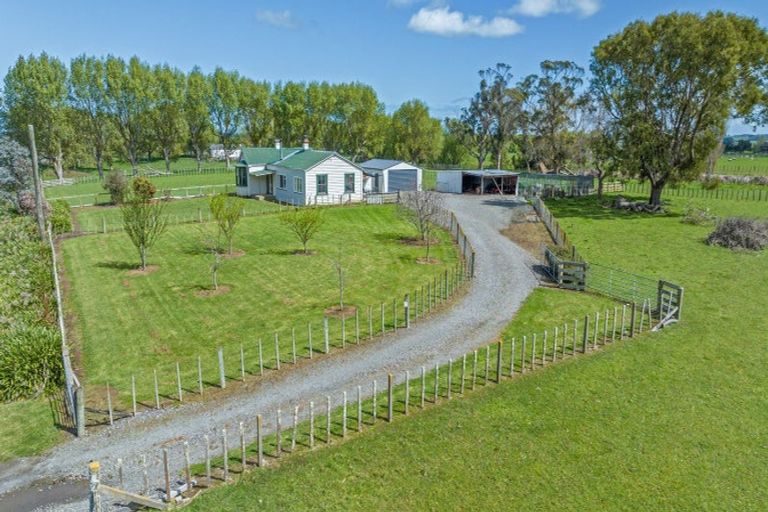 Photo of property in 1865 Kimbolton Road, Kiwitea, Feilding, 4777