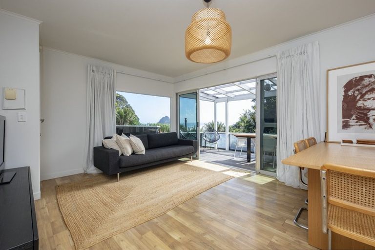 Photo of property in 98 Seaview Road, Piha, New Lynn, 0772