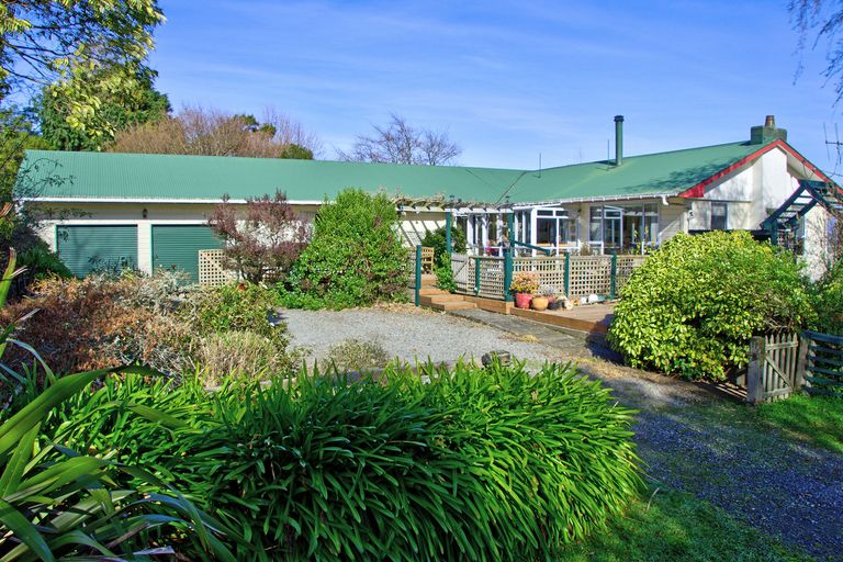 Photo of property in 132 Kaka Amu Road, Rangitumau, Masterton, 5871