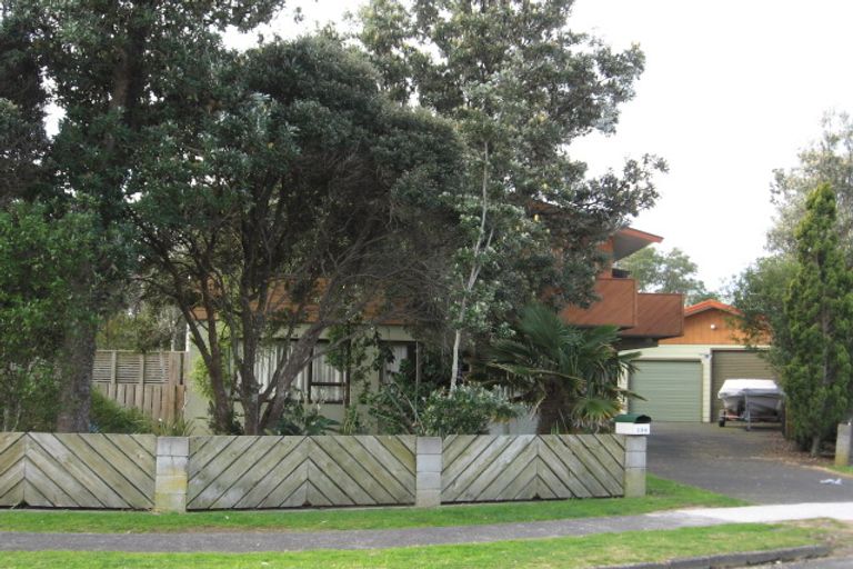 Photo of property in 236 Patuwai Drive, Whangamata, 3620