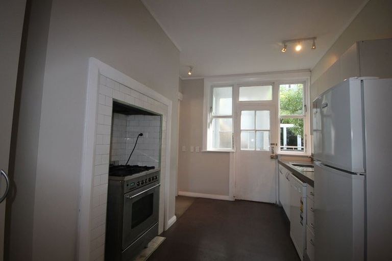 Photo of property in 22 Hanson Street, Mount Cook, Wellington, 6021