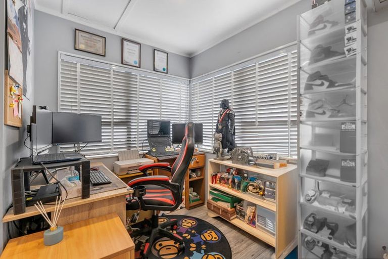 Photo of property in 2/52 Stanley Road, Glenfield, Auckland, 0629