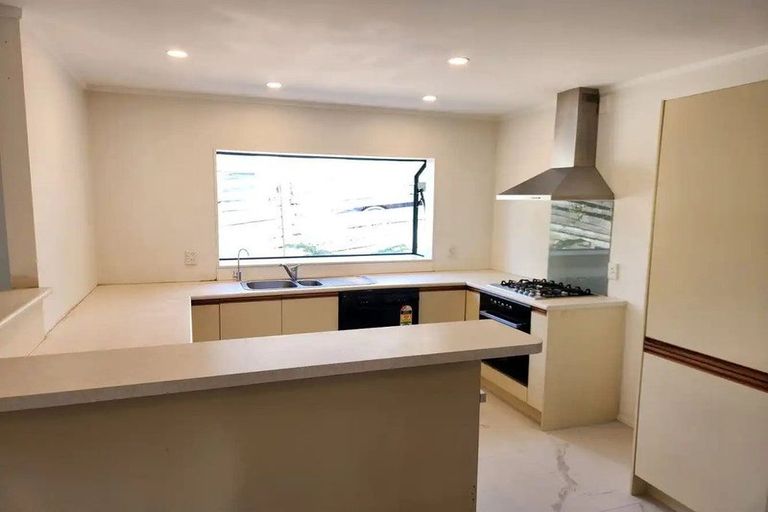 Photo of property in 51b Clayburn Road, Glen Eden, Auckland, 0602
