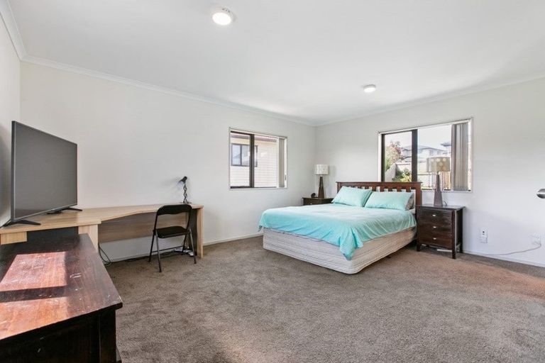 Photo of property in 121 Keri Vista Rise, Papakura, 2110