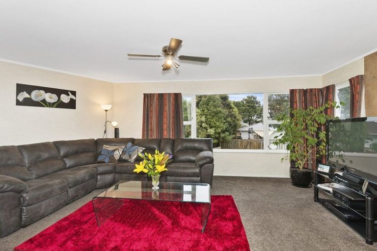 Photo of property in 22 Manapouri Place, Pakuranga Heights, Auckland, 2010