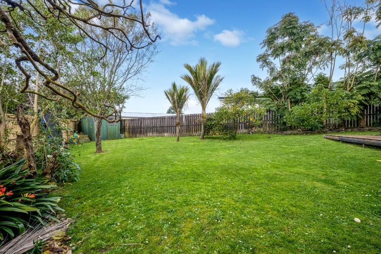 Photo of property in 8 Tawa Place, Waiuku, 2123