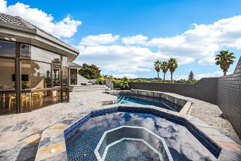 Photo of property in 44 William Bayes Place, Red Beach, 0932