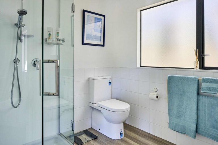 Photo of property in 22 The Crowsnest, Whitby, Porirua, 5024