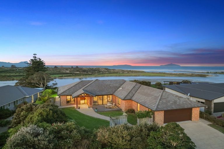 Photo of property in 21 Seascape Crescent, Waipu, 0582