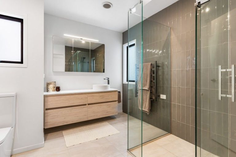 Photo of property in 221 Linton Crescent, Whangamata, 3620