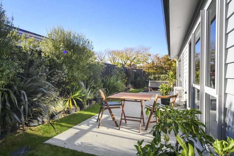 Photo of property in 41 Karina Terrace, Roslyn, Palmerston North, 4414