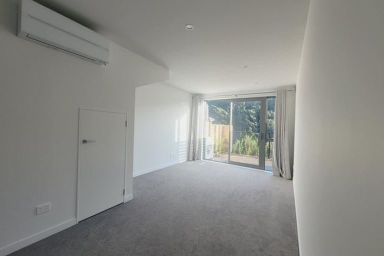 Photo of property in 88 Ara Paiwhenua, Tawa, Wellington, 5028