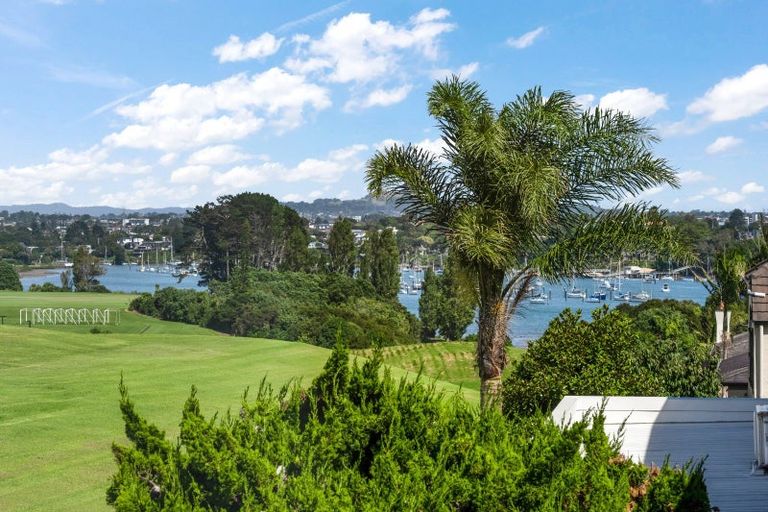 Photo of property in 53 Manor Park, Sunnyhills, Auckland, 2010