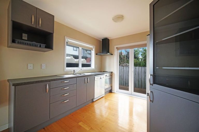 Photo of property in 8 Border Road, Henderson, Auckland, 0612