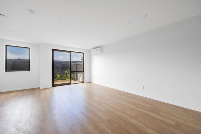 Photo of property in 32b/4 Westgate Drive, Massey, Auckland, 0614