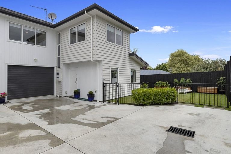 Photo of property in 186u4 Cambridge Road, Hillcrest, Hamilton, 3216