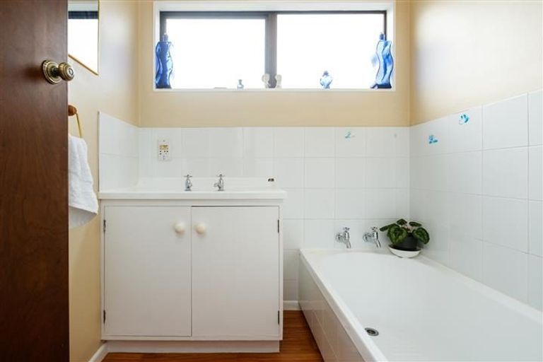 Photo of property in 5 Jarrett Court, Roslyn, Palmerston North, 4414