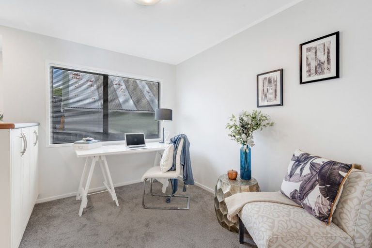 Photo of property in 54 Robbies Road, Shelly Park, Auckland, 2014
