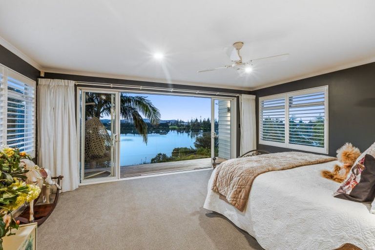 Photo of property in 54 Pohutukawa Avenue, Red Beach, 0932
