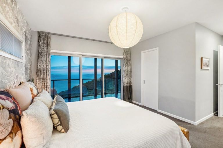 Photo of property in 7 Promontory Crescent, Newlands, Wellington, 6037