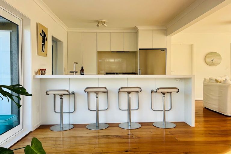 Photo of property in 6 Brown Terrace, Foxton Beach, Foxton, 4815